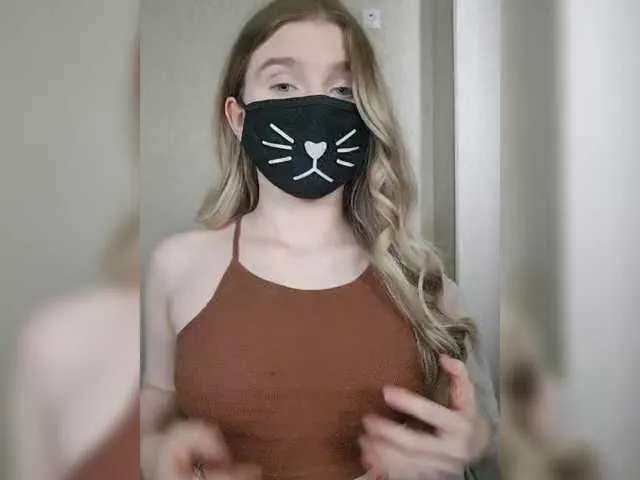 Live sex webcam photo for Sweet--Baby #290951817