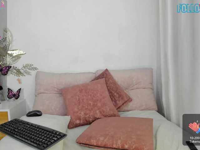 Live sex webcam photo for Sweet-Amalia2 #276679402