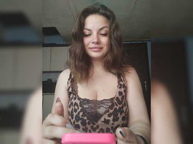 Live sex webcam photo for Sweet-Candy88 #290723393