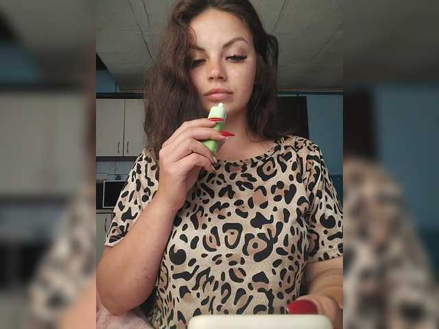 Live sex webcam photo for Sweet-Candy88 #291020267