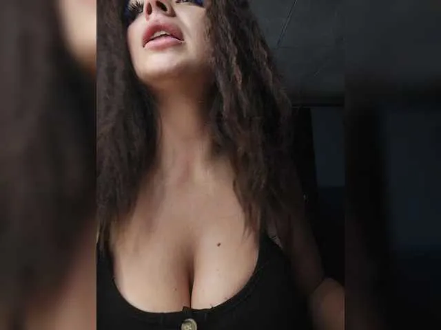 Live sex webcam photo for Sweet-Candy88 #292066168