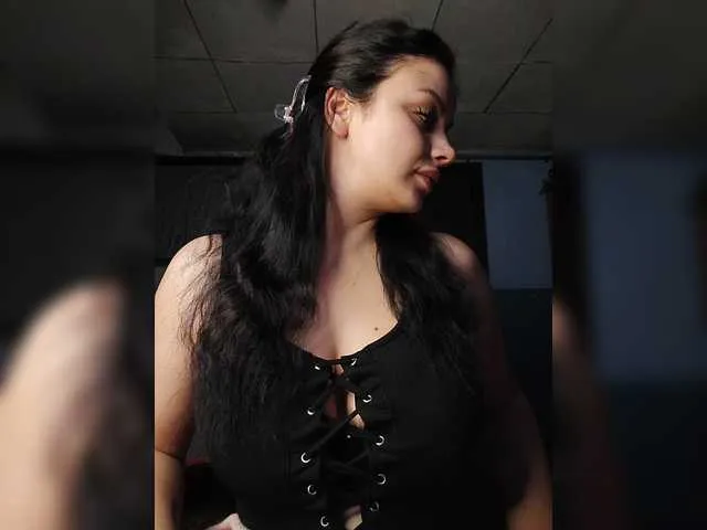 Live sex webcam photo for Sweet-Candy88 #292339879