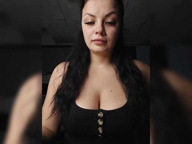 Live sex webcam photo for Sweet-Candy88 #292414616