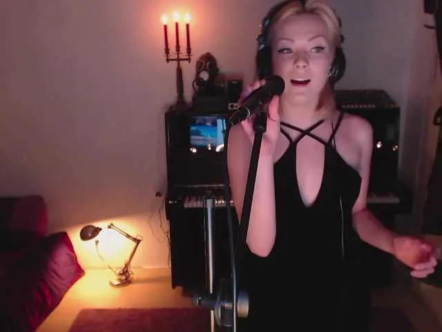 Live sex webcam photo for Sweet-Daria #272842895