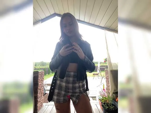 Live sex webcam photo for Sweet-Emma-1 #274447450