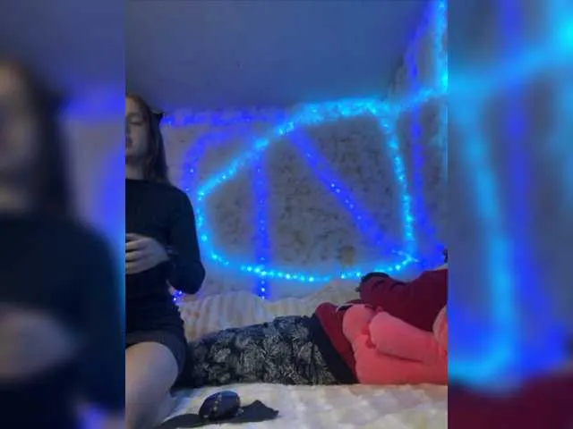 Live sex webcam photo for Sweet-Emma-1 #275477106