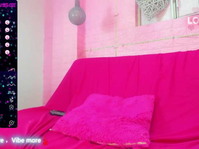 Live sex webcam photo for Sweet-Kitty1 #275529585