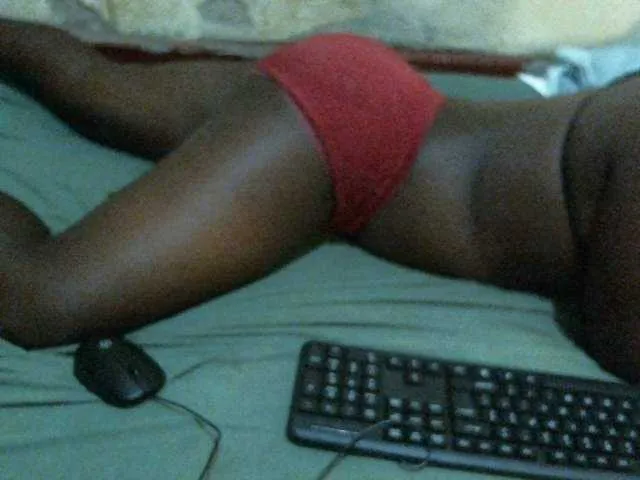 Live sex webcam photo for Sweet-Solyne #291846190