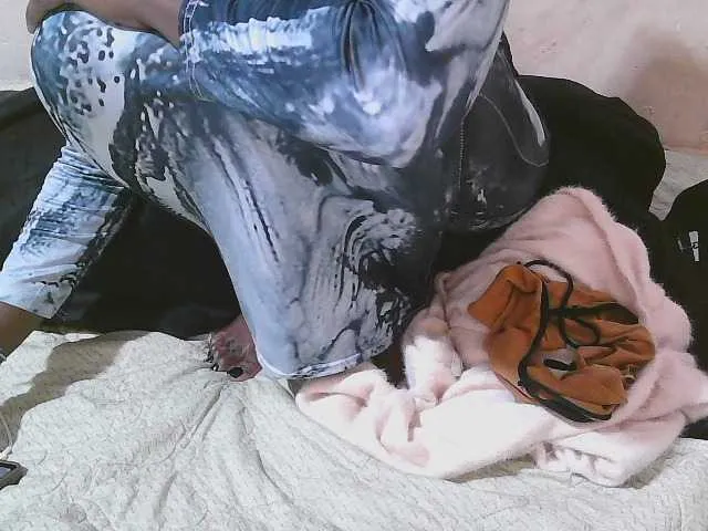 Live sex webcam photo for Sweet-arish #292196285