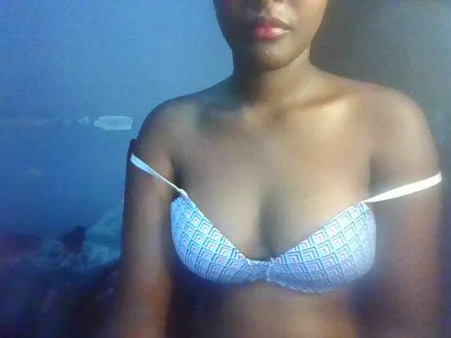 Live sex webcam photo for Sweet-boo #292349501