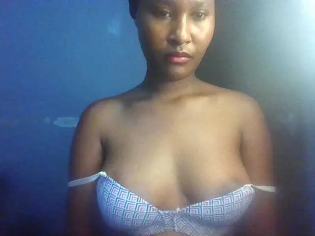 Live sex webcam photo for Sweet-boo #292351352