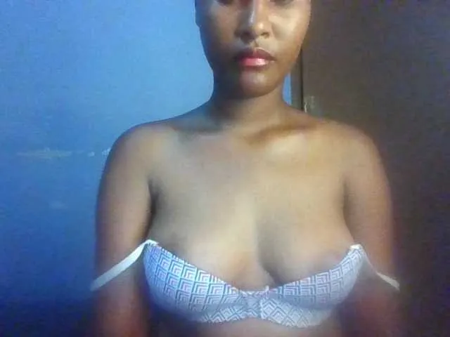 Live sex webcam photo for Sweet-boo #292363696