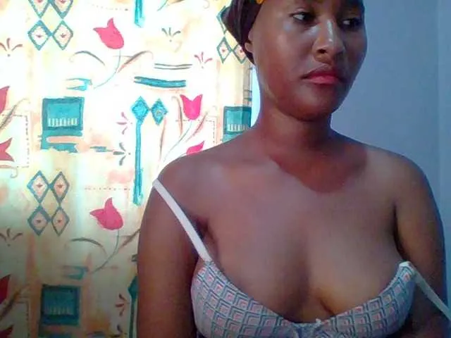 Live sex webcam photo for Sweet-boo #292374459
