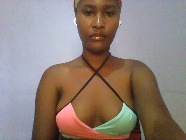 Live sex webcam photo for Sweet-boo #292413781