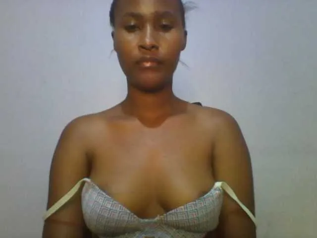 Live sex webcam photo for Sweet-boo #292436014