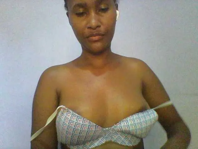 Live sex webcam photo for Sweet-boo #292438799