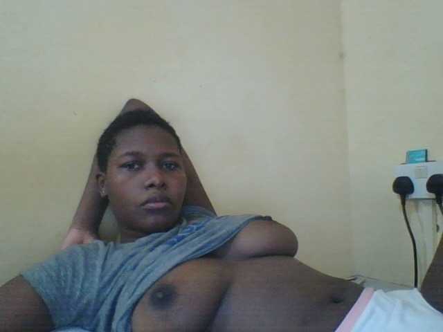 Live sex webcam photo for Sweet-ebony001 #277139922