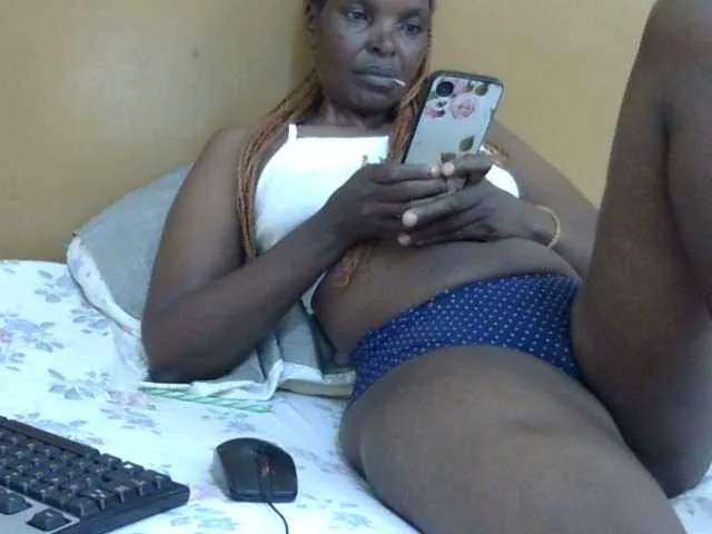 Live sex webcam photo for Sweet-mommy #291075380