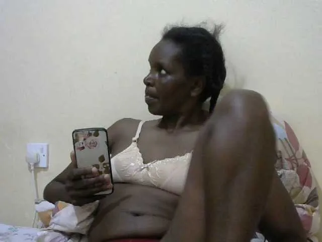 Live sex webcam photo for Sweet-mommy #291589394