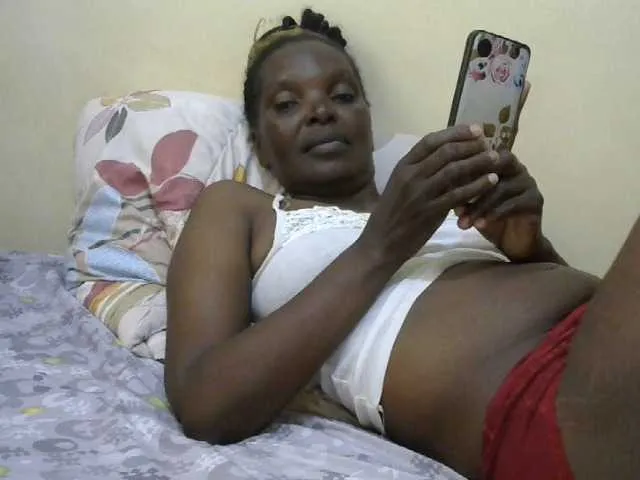 Live sex webcam photo for Sweet-mommy #291706844