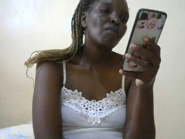 Live sex webcam photo for Sweet-mommy #291725957