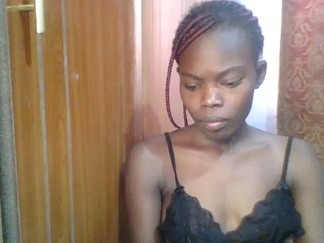 Live sex webcam photo for Sweet-petite #292808969