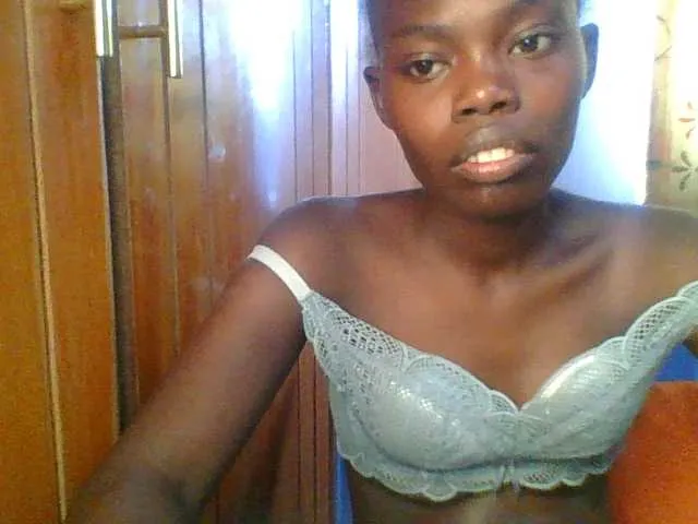 Live sex webcam photo for Sweet-petite #292859380