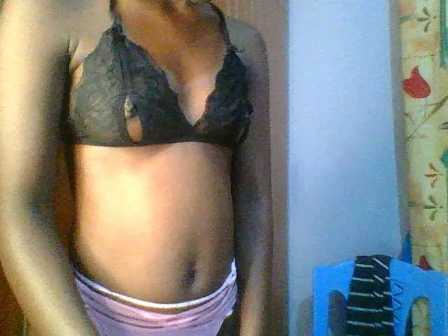 Live sex webcam photo for Sweet-petite #292915943