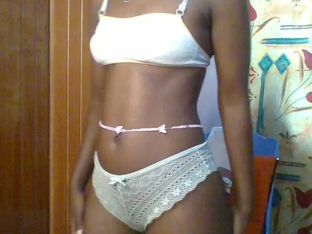 Live sex webcam photo for Sweet-petite #293230111