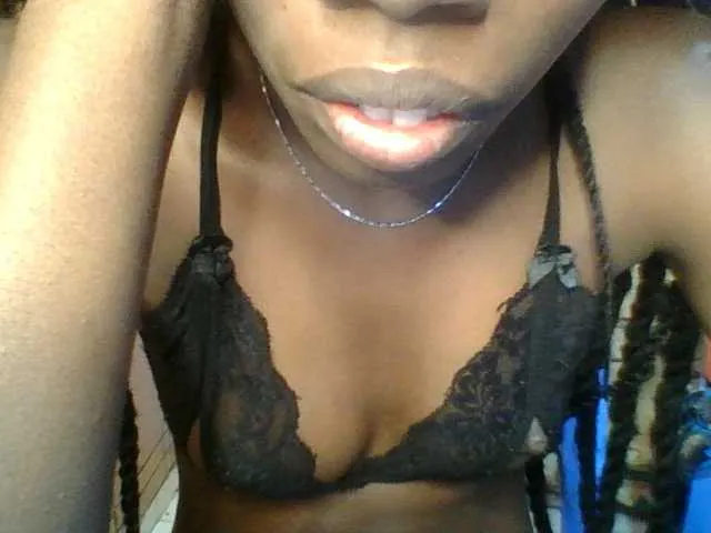 Live sex webcam photo for Sweet-petite #293504774