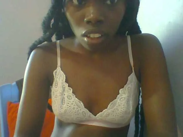 Live sex webcam photo for Sweet-petite #293590295