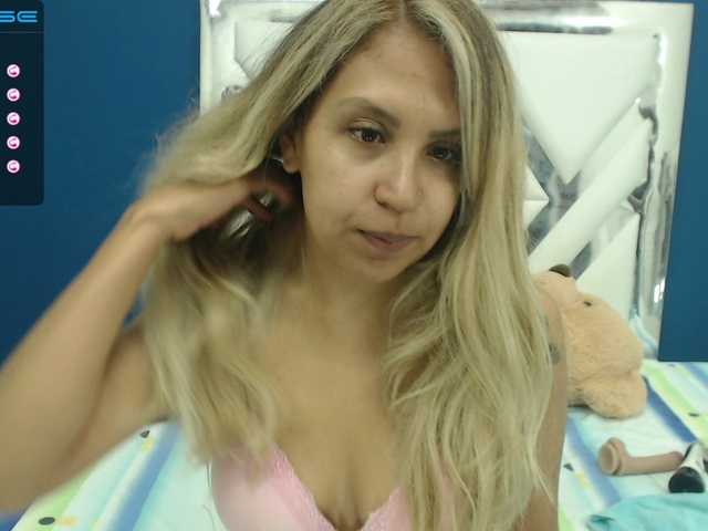 Live sex webcam photo for SweetBarbie #271840779