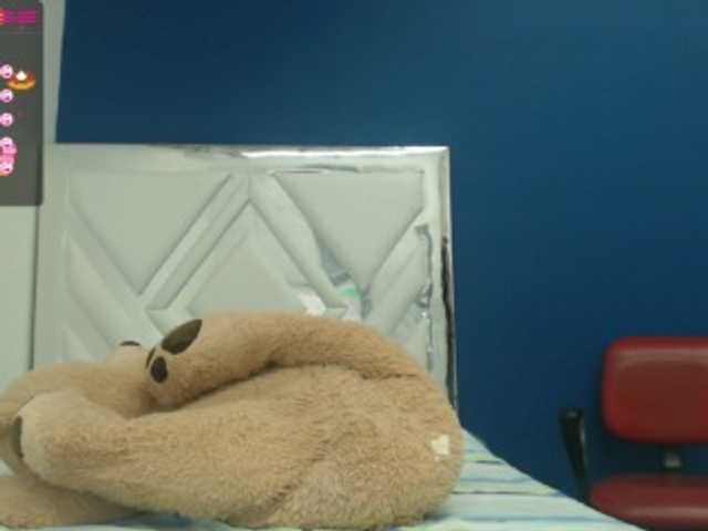 Live sex webcam photo for SweetBarbie #273148188