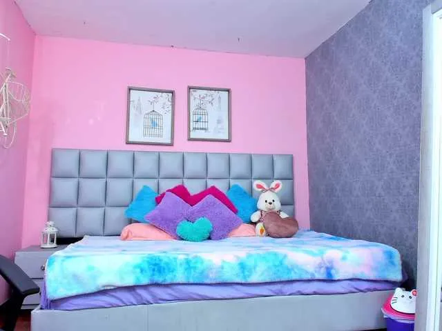 Live sex webcam photo for SweetBella #272985147