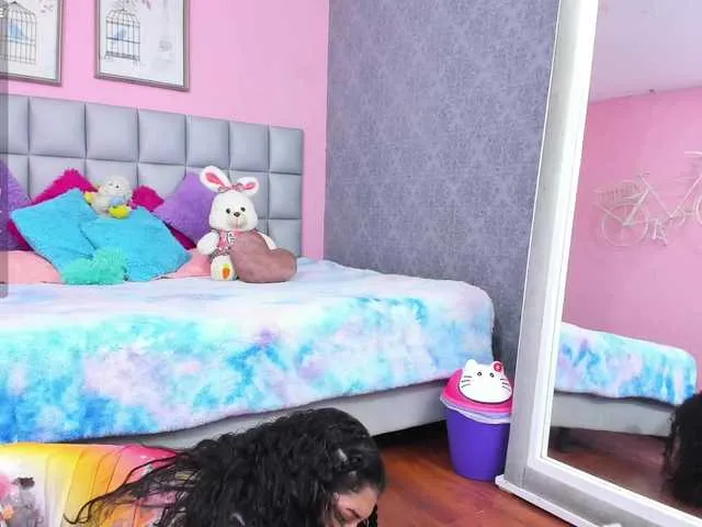 Live sex webcam photo for SweetBella #273387804