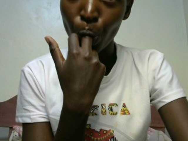 Live sex webcam photo for SweetBellan #277677889