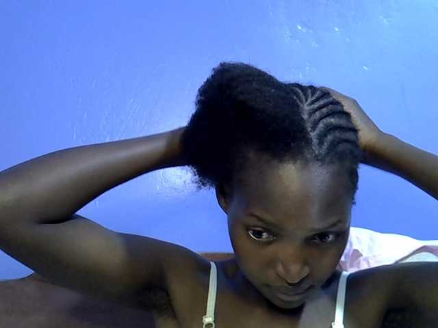 Live sex webcam photo for SweetBellan #290564057