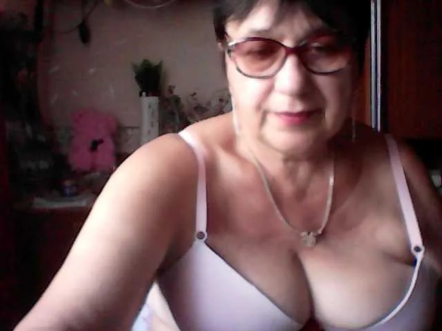 Live sex webcam photo for SweetCherry00 #276232572