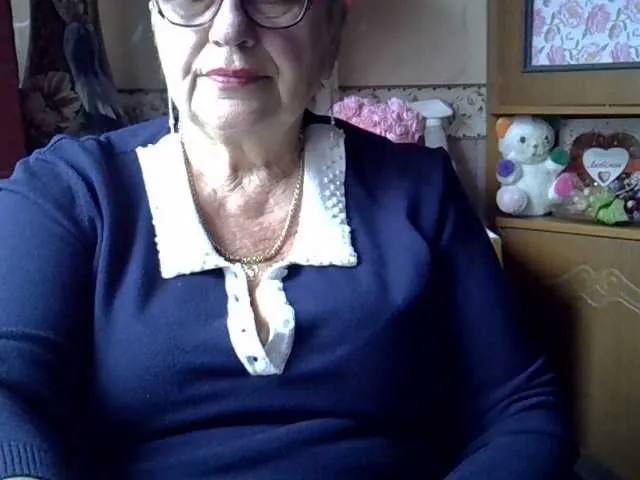 Live sex webcam photo for SweetCherry00 #276481392