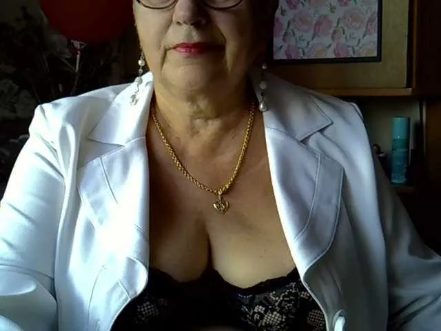 Live sex webcam photo for SweetCherry00 #276506510