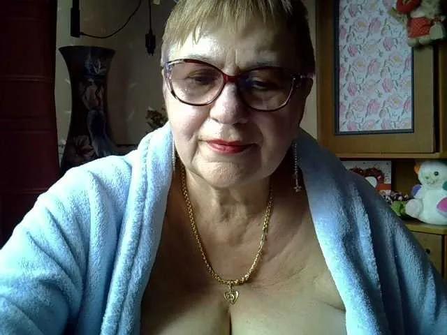 Live sex webcam photo for SweetCherry00 #276579244