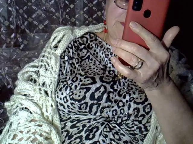 Live sex webcam photo for SweetCherry00 #276691804