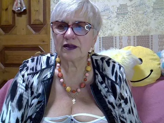 Live sex webcam photo for SweetCherry00 #290149295