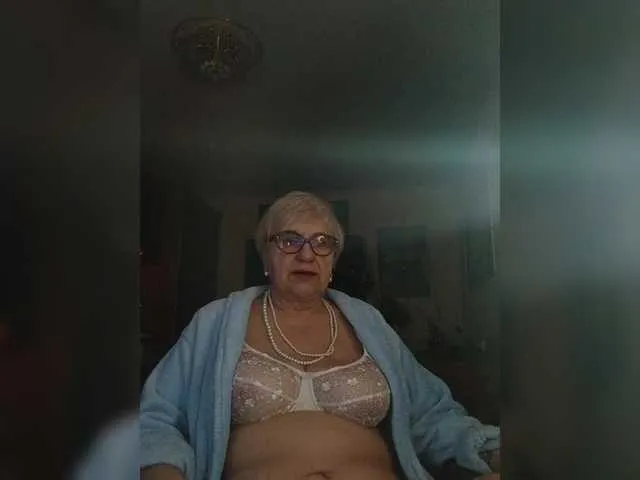 Live sex webcam photo for SweetCherry00 #290285810
