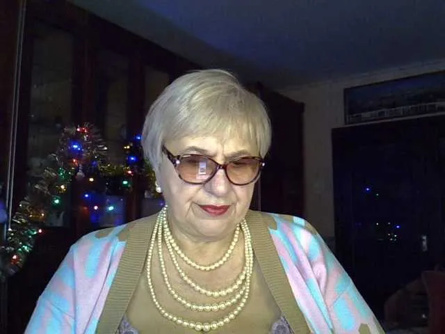 Live sex webcam photo for SweetCherry00 #290321127