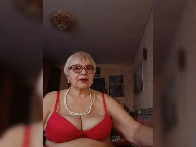 Live sex webcam photo for SweetCherry00 #290339397