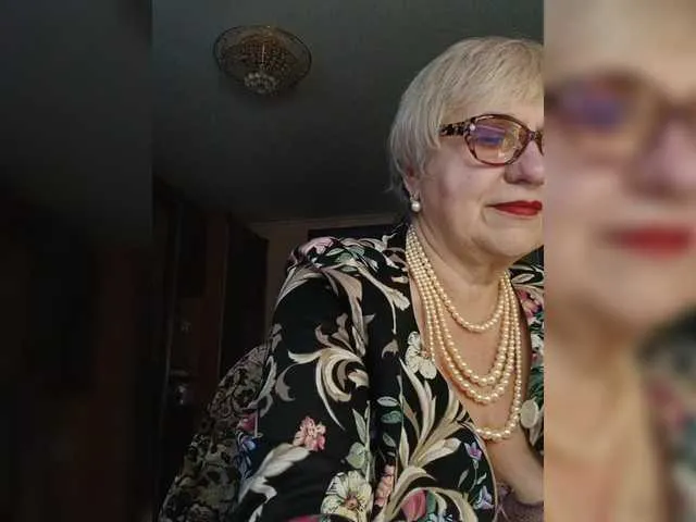 Live sex webcam photo for SweetCherry00 #290359589