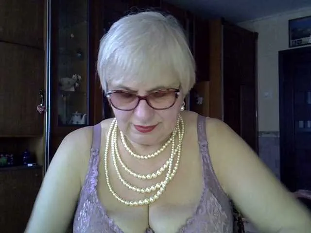 Live sex webcam photo for SweetCherry00 #290360764