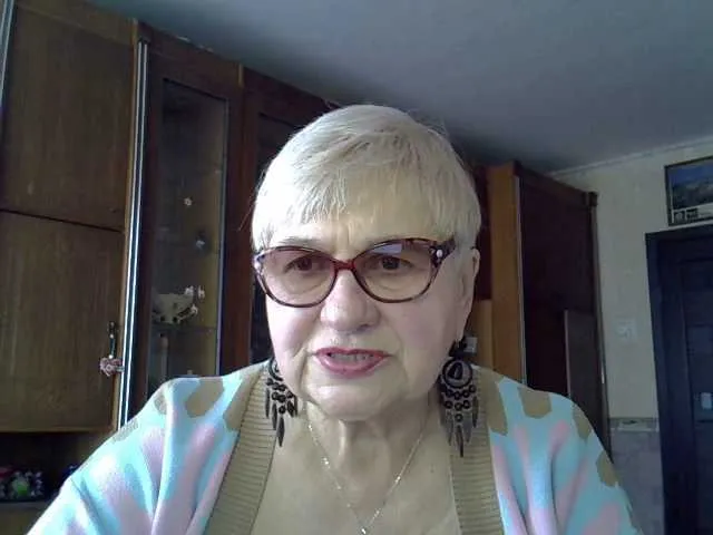 Live sex webcam photo for SweetCherry00 #290415133