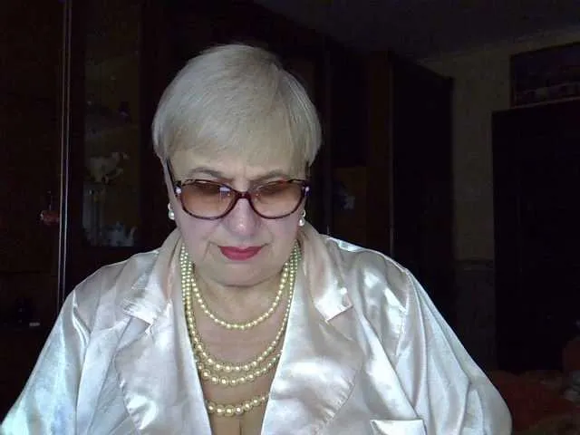 Live sex webcam photo for SweetCherry00 #290426232